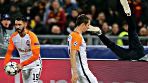 VIDEO | Gest scandalos în meciul Roma - Șahtior! Ce i-a putut face un fotbalist al ucrainenilor unui copil de mingi. Totul a fost la un pas să degenereze