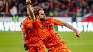 Eric Bicfalvi, debut de sezon excelent în Rusia. VIDEO | Românul, dublă în prima etapă contra echipei lui Nedelcearu