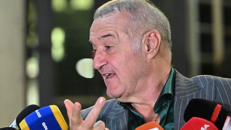 Out de la FCSB, după numai 29 de minute! Gigi Becali n-a mai suportat să vadă ce se întâmplă pe teren şi a decis să renunțe la el din prima repriză a meciului cu Gloria Buzău