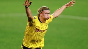 Bombă pe piața transferurilor din Europa: agentul Mino Raiola și tatăl starului Erling Haaland au sosit la Barcelona, pentru negocieri cu Joan Laporta!