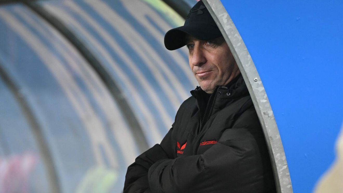 Robert Ilyes dă de pământ cu jucătorii săi după corecția administrată de Universitatea Craiova, 5-0 cu Csikszereda: „Nu am mai trăit așa o umilință!”