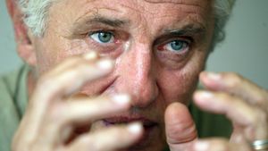 Szobi Cseh, 1942-2014. Cascadorul specializat în scrimă a fost coleg de facultate cu antrenorul Liei Manoliu: "Mergea în mâini prin curte, pe scări". Cum i-a influențat Cseh cariera lui Țiriac