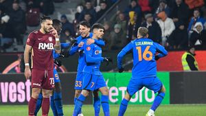 Perspectivă nouă asupra fazei controversate din CFR Cluj - FCSB: „Își rupe genunchiul, ruptură de ligamente”. EXCLUSIV