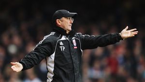 "Sunt devotat echipei și am nevoie de bani urgent spre a cumpăra un teren pentru copiii mei". Cum a ajuns un antrenor din Premier League să plătească 4,3 milioane de euro pentru această declarație