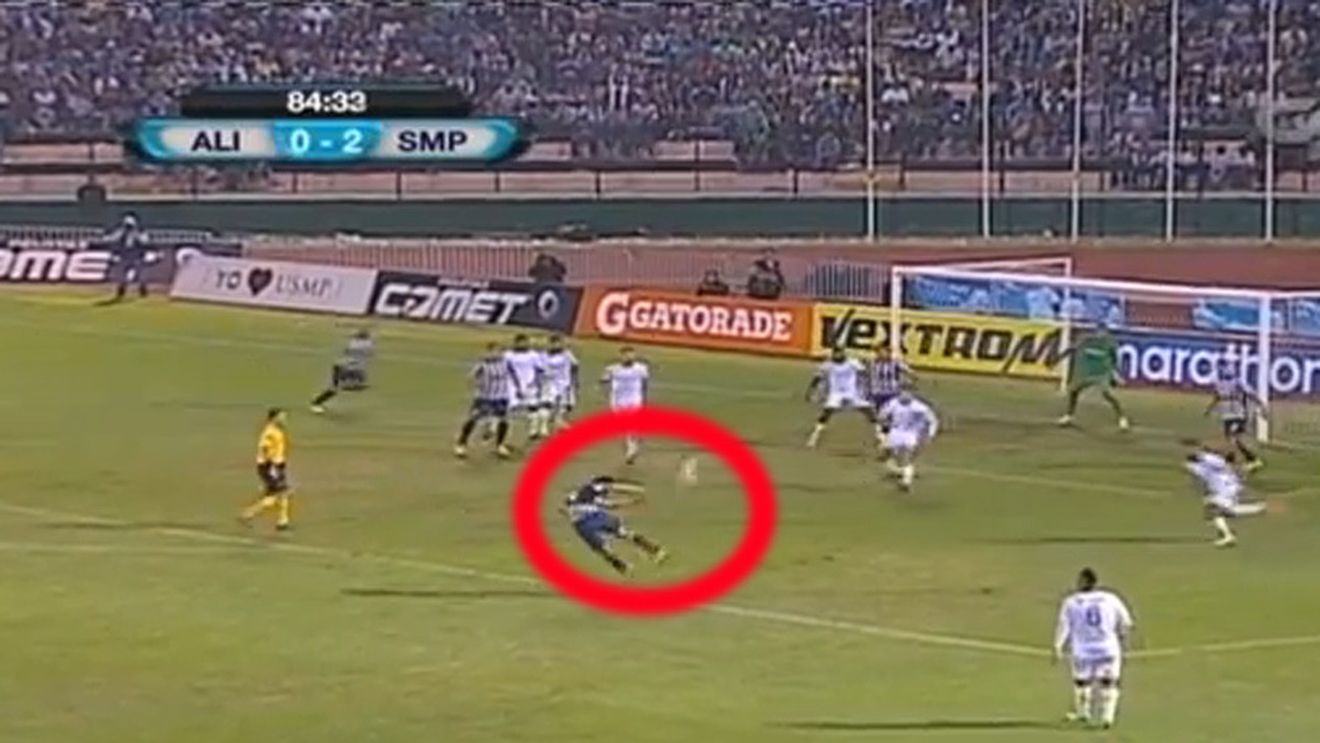 VIDEO GENIAL - La 0-2, în minutul 85, a reușit execuția vieții. Cât s-a terminat meciul întrece orice imaginație