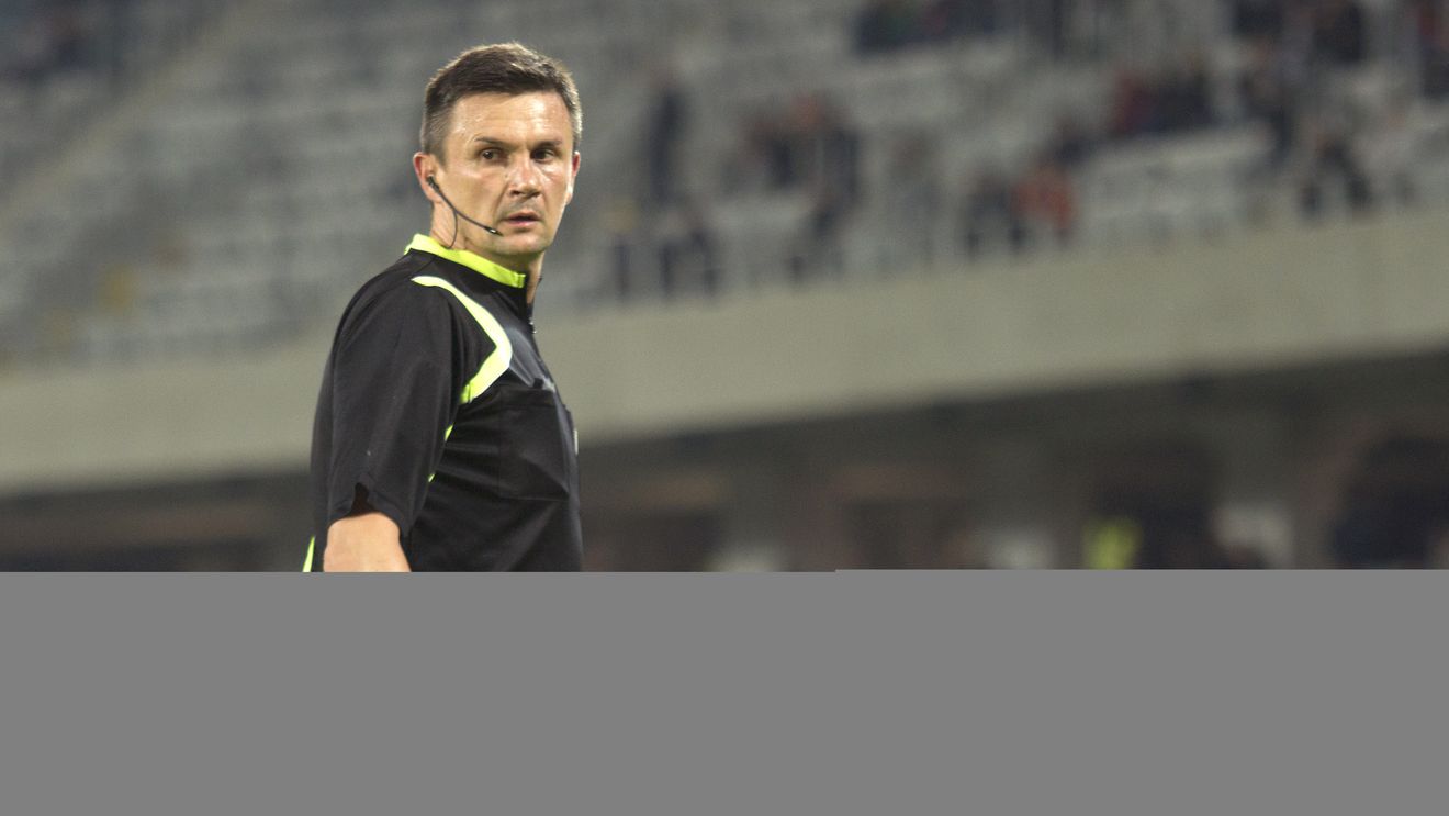 INTERVIU | Poveștile lui Cristi Balaj, arbitrul ajuns la meciul 300 în Liga 1: "Am fost alergat, oho... Și palme am luat! Cel mai mare război a fost cu Penescu și Iancu. Dar am schimbat multe în arbitrajul românesc"
 