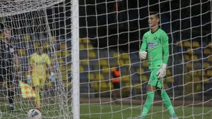 Portarul Răzvan Ducan, împrumutat de FCSB la Turris Turnu Măgurele, se mută la CS Mioveni, după ce formația din Teleorman a decis să se retragă din campionat