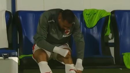 Fotbalistul din Superliga cu un ritual nemaivăzut şi-a explicat gestul! "De la fosta echipă am primit". Ce spune jucătorul de naţională despre campionat | VIDEO