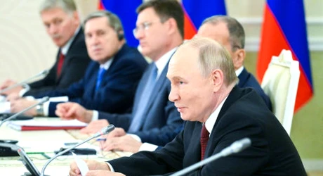 Vladimir Putin dă alerta la BRICS: Ne aflăm în pragul unui război total!