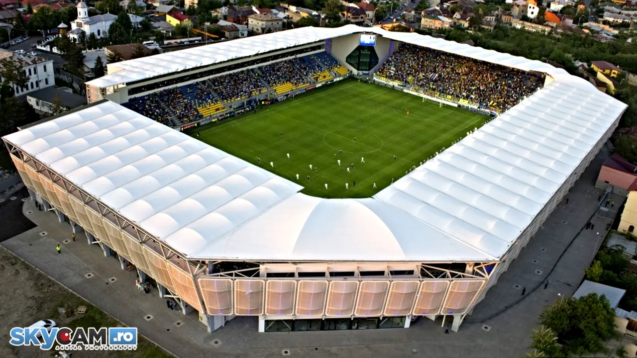 FOTO SPECTACULOS Imagini panoramice cu stadionul din Ploiești