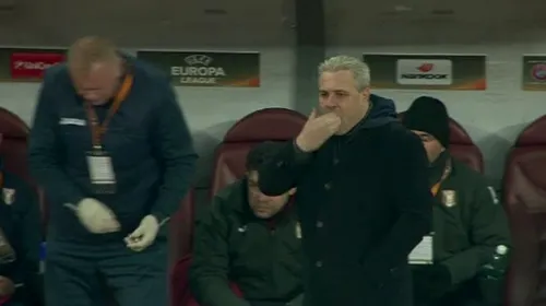 Șumudică a avut probleme cu tensiunea în timpul meciului cu Roma. FOTO | Imaginile care nu s-au văzut la TV: ce i-a făcut medicul Astrei