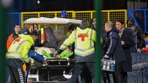 Meciul Muntenegru - Rusia, întrerupt definitiv în minutul 67 din cauza incidentelor de la Podgorica