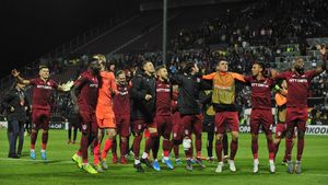 Încă un transfer pentru CFR. Cine e fundașul de națională care va îmbrăca tricoul campioanei | SPECIAL