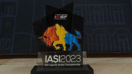 Sute de gameri din lume se vor întrece la Iași, la Campionatele Mondiale de Esports. Premiile vor ajunge la un milion de dolari, jumătate cash, jumătate în criptomonede. Un gamer a solicitat un elicopter!