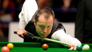 SNOOKER | John Higgins, cvadruplu campion mondial, vine în România! News of the World a prezentat în 2010 un filmuleț cu jucătorul scoțian primind șpagă 300.000 de euro pentru a pierde frameuri în 4 meciuri