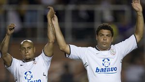 VIDEO Gol antologic al lui Roberto Carlos!** Pasă genială a lui Ronaldo!