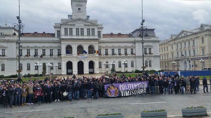 SERIAL | Echipele renăscute ale României. ASU Poli Timișoara, spărgătorul de gheață, prima grupare deținută de suporteri: "Asta e cel mai fain la clubul ăsta, că toate deciziile se iau de comun acord"