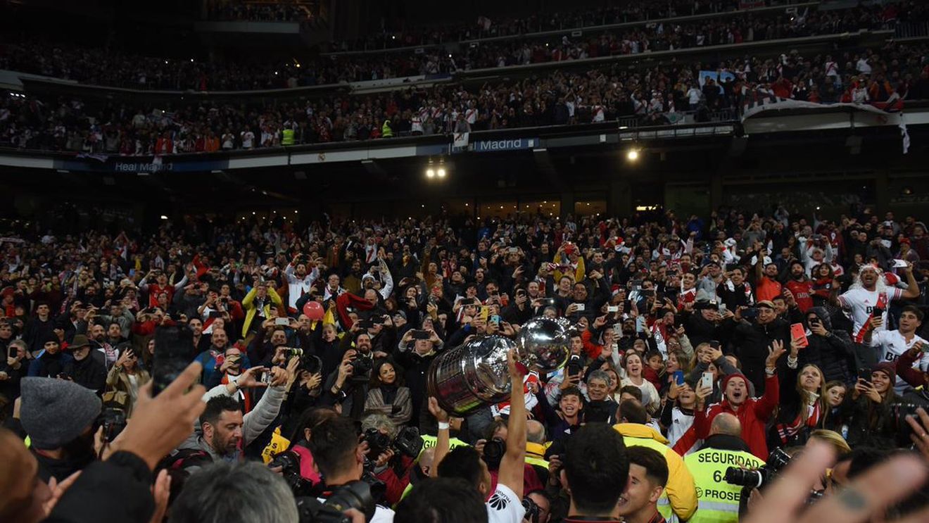 River Plate învinge Boca Juniors, 3-1 pe "Santiago Bernabeu", și câștigă pentru a patra oară Copa Libertadores! „Milionarii" au întors scorul în fața "gunoierilor" după un meci dramatic decis în prelungiri