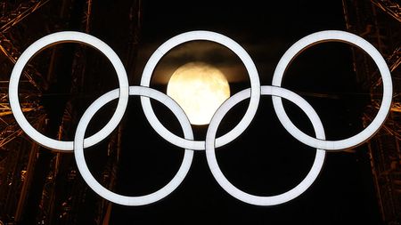 Un român care nu face parte din Team România a cucerit medalia de aur la Jocurile Olimpice de la Paris, sub privirile lui Emannuel Macron