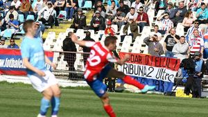 Oțelul Galați a plătit peste 5 milioane de euro către firma de asigurări a lui Dan Adamescu. Suma e apropiată de cât plătește TAROM pentru 24 de aeronave valorând peste 700 de milioane de dolari