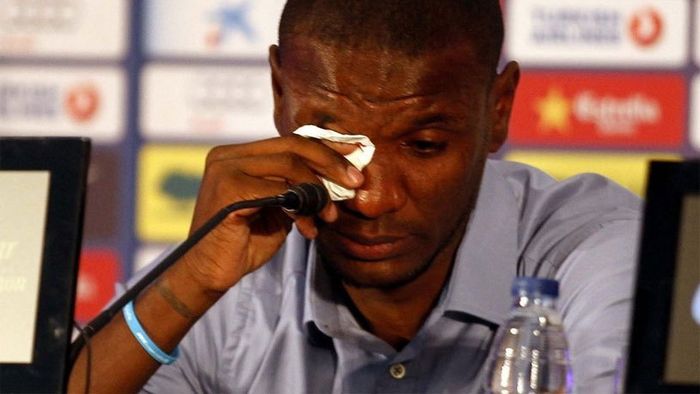 Cel mai emoționant moment al zilei! Abidal s-a despărțit de BarÃ§a: "Eu am vrut să rămân"