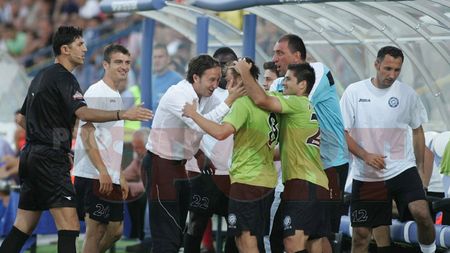 Le-au dat un pumn...de goluri