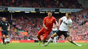 Suarez, studiu de caz la FIFA!** Forul mondial vrea să schimbe regulile fotbalului pentru eradicarea "cancerului"