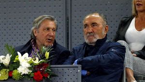 Ion Țiriac, Ilie Năstase și soția, spectatori de lux la finala Novak Djokovic - Stefanos Tsitsipas de la Roland Garros! S-au așezat strategic în tribune | FOTO