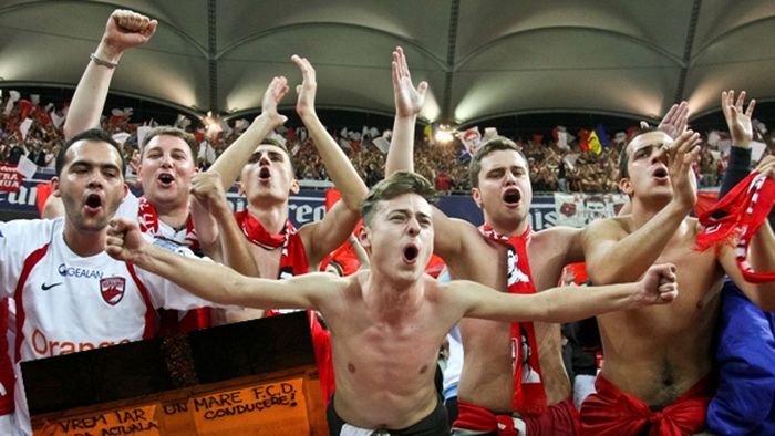 Fanii lui Dinamo au declanșat "REVOLUȚIA"!** FOTO: Cu ce mesaje au împânzit ultrașii Bucureștiul