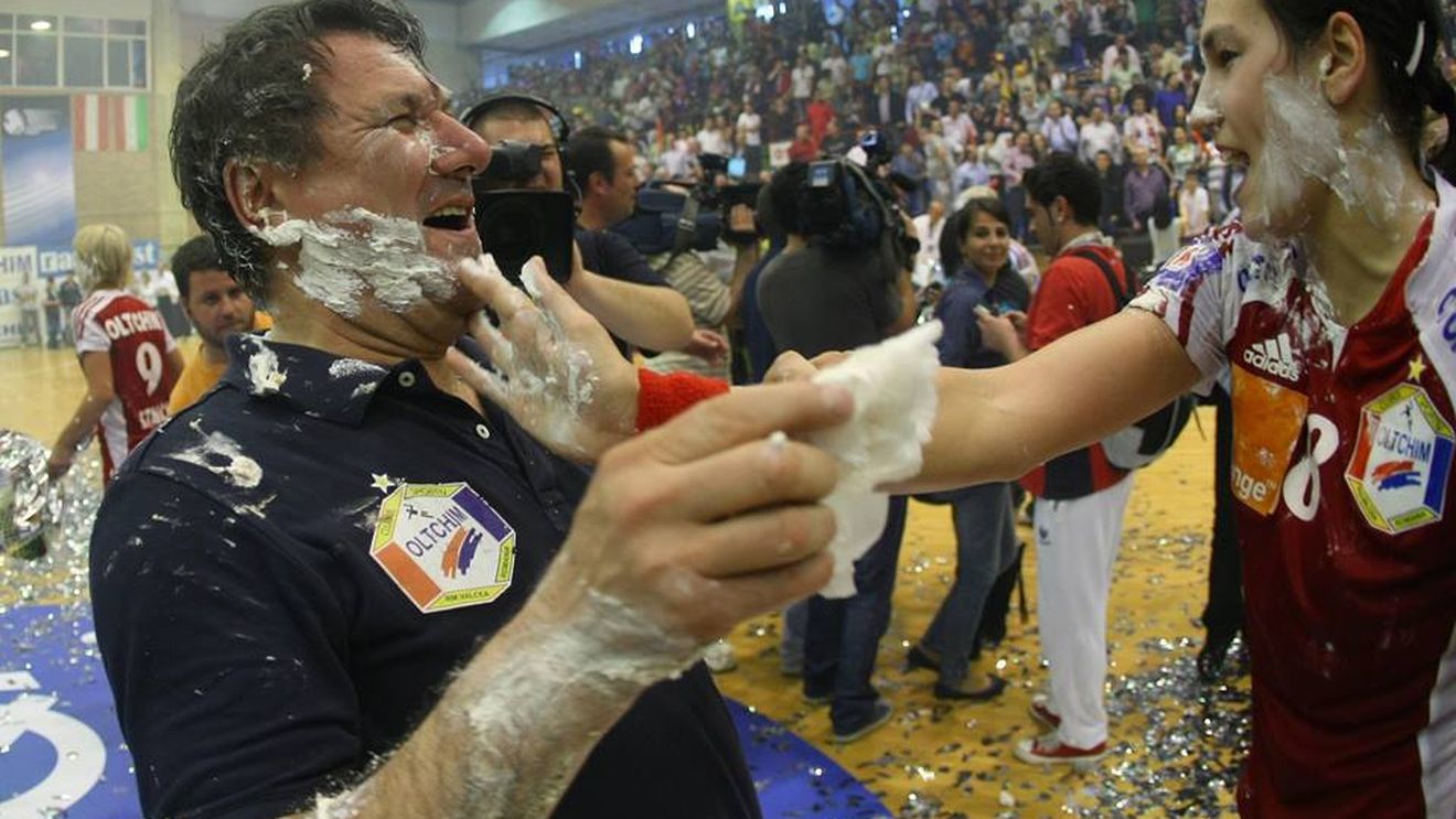 Lucruri mari la Vâlcea! Actualul lider al Ligii Naționale de handbal feminin are toate șansele să preia palmaresul Oltchimului în câteva zile. Un sponsor luptă acum să recupereze și numele fostei echipe