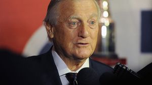 Fostul hocheist canadian Dickie Moore, câștigător de șase ori al Cupei Stanley, a murit la 84 de ani