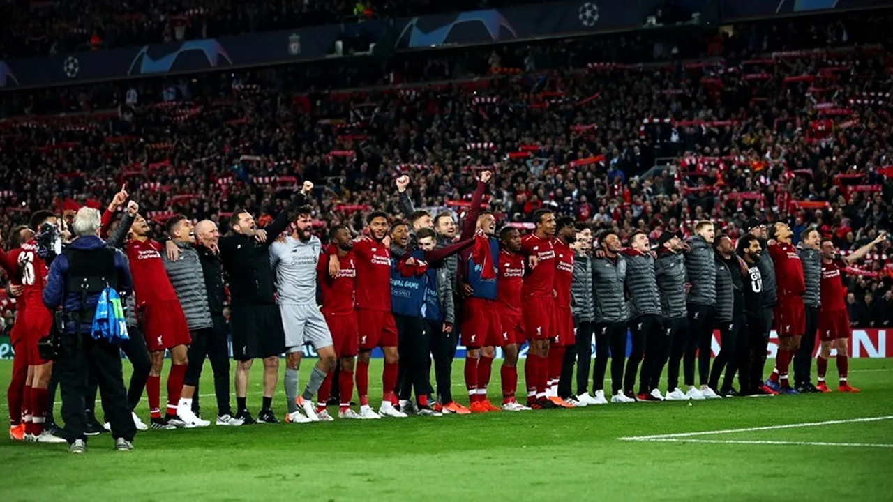 Fabulos! Nimeni nu a plecat acasă. FOTO & VIDEO | Fanii și jucătorii lui Liverpool au cântat fără întrerupere 