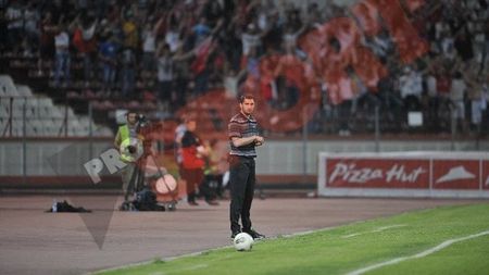 Niculescu a plecat cu un punct din "Groapă":** "Nu mă bucur că am ajutat CFR-ul, ăsta e fotbalul! Dinamo mi s-a părut o echipă debusolată"