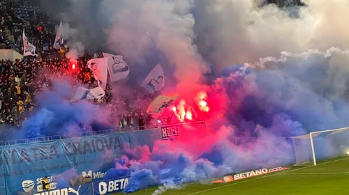 Numai oltenii puteau face așa ceva! Artificii în interiorul Stadionului „Ion Oblemenco” la meciul dintre Universitatea Craiova și FC U Craiova, care a fost întrerupt | FOTO & VIDEO