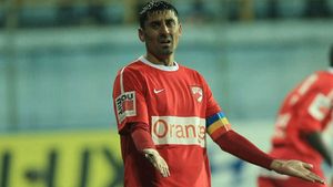 Dănciulescu joacă fără bani la Dinamo, fanii sar la gâtul conducerii:** "Acordați-i respect, javrelor!"