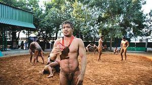 ȘOCANT Se pregătesc de Olimpiadă în condiții jalnice!** Un medaliat cu bronz la Beijing în 2008 se antrenează în praf și mănâncă mizerii: "Beau suc de fructe putrezite"