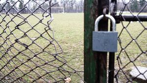 „Deschideți poarta!"