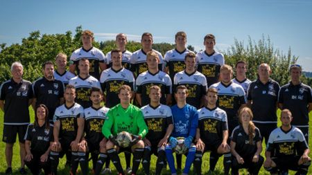 Să nu poftești la nimic din ce este al aproapelui tău! Un club din Germania a găsit soluția "anti-John Terry". Ce pățesc jucătorii care se dau la iubitele colegilor de vestiar :)