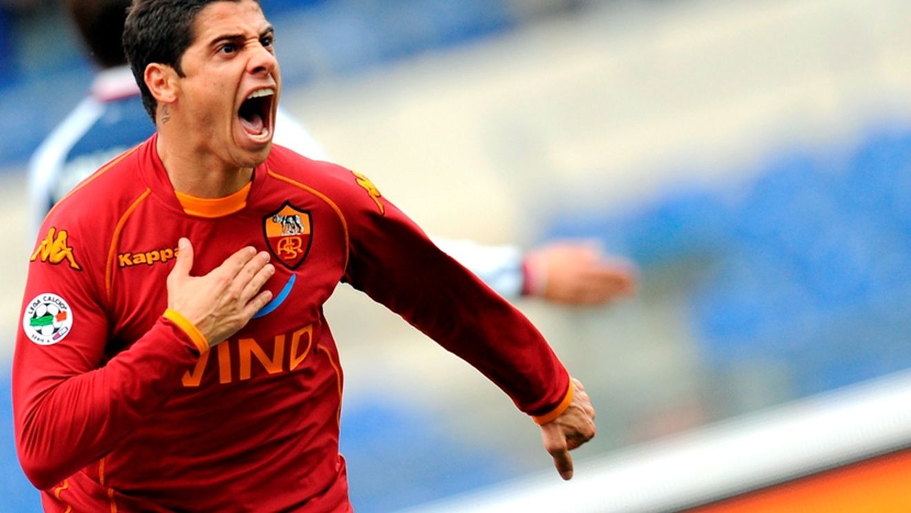 Cicinho,** transferat la Sao Paolo!