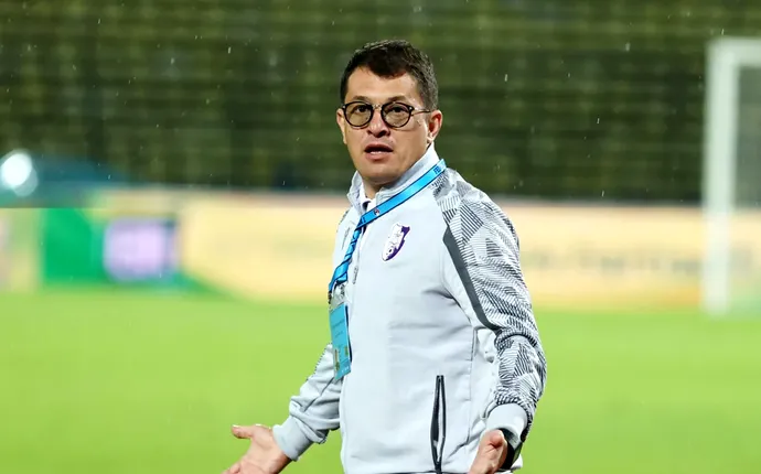 Andrei Prepeliță încearcă să își întărească defensiva la Gloria Buzău. Ce fundași își dorește fostul internațional și de ce nu l-a ofertat pe Costinel Tofan de la FC Argeș! EXCLUSIV