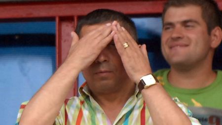 Turcu spre Badea: "Toată lumea te aplaudă la masă, pe mine mă bagă sub ea"