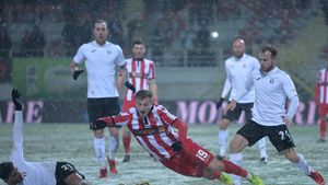 Umilință pentru Dinamo! Elevii lui Miriuță ratează playoff-ul! Meci mare făcut de Astra, la Giurgiu, "câinii" au avut o prestație jalnică. Hagi merge în lupta pentru titlu, la braț cu Stoican. Filmul unei seri trepidante  