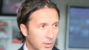 Stoica: "Din 34 de jucători veniți în ultimul an la Steaua, au rămas 13!"