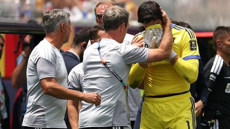 În lacrimi! Thibaut Courtois s-a accidentat și a început să plângă pentru că a fost schimbat în minutul 71 al meciului Spania - Belgia