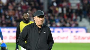 Gică Hagi a mai făcut un transfer pentru Farul, direct din Germania, de la EURO, unde este plecat să-l vadă pe Ianis Hagi în România - Slovacia!