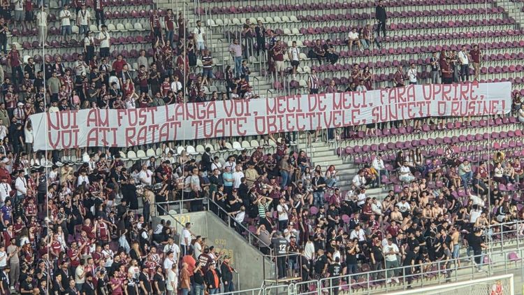 „Sunteți o rușine!”. Fanii Rapidului, atac dur la jucători în timpul meciului cu Universitatea Craiova