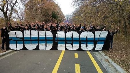 Ultrașii din Peluza Sud 97 nu îi lasă la greu pe cetățenii din Craiova în lupta împotriva coronavirusului! Ce decizie au luat fanii lui FC U