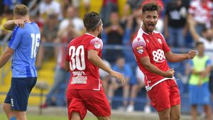 Dinamo închide etapa a 2-a a Ligii 2, după ce pe prima o deschisese! Runda începe de vineri, iar rivalele Steaua și Dinamo au fost puse să joace în timpul săptămânii. Meciurile televizate