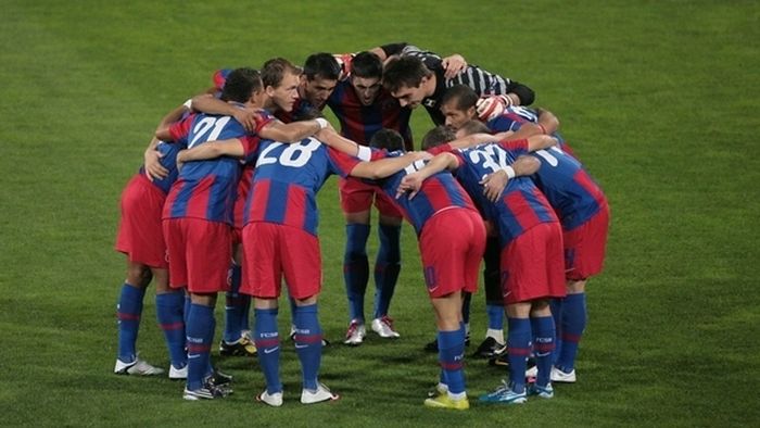 Cum poate bate Steaua pe Liverpool?** "Jucătorii să nu joace în vârful degetelor, să alerge până fac spume la gură"