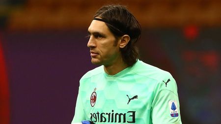 Ciprian Tătărușanu, distrus de italieni după partida celor de la AC Milan! „Nu inspiră încredere în niciun moment!”. Ce notă i-au dat